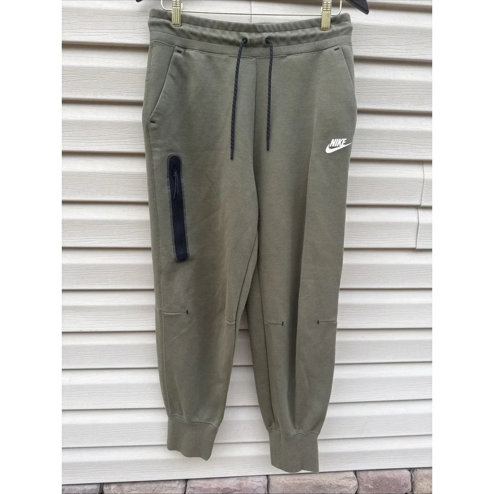 Nike Women's Tech Fleece Essential High-Rise Pants –‎ Olive Green – Size M